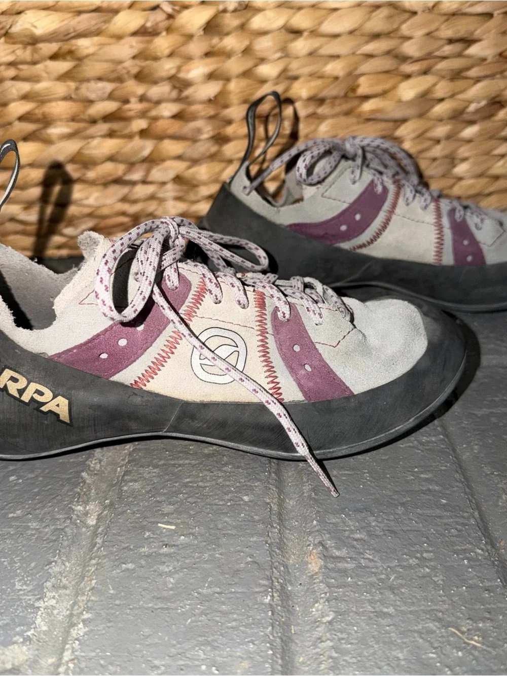 SCARPA 6.5 Women's Helix Lace-Up Rock Climbing Shoes Trad Sport Suede Italy